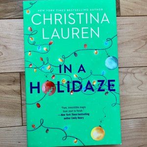 In A Holidaze - Christina Lauren (2/10$)